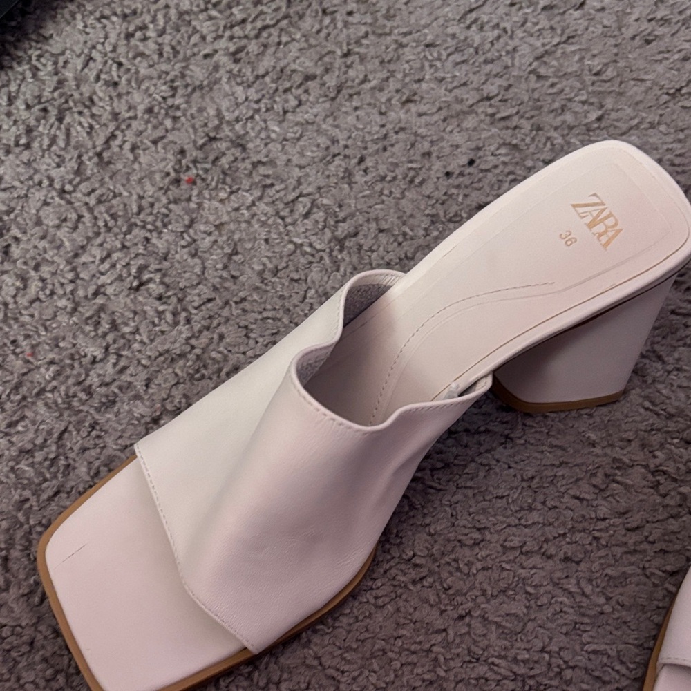 Zara Women's Cream Block Heel Mules